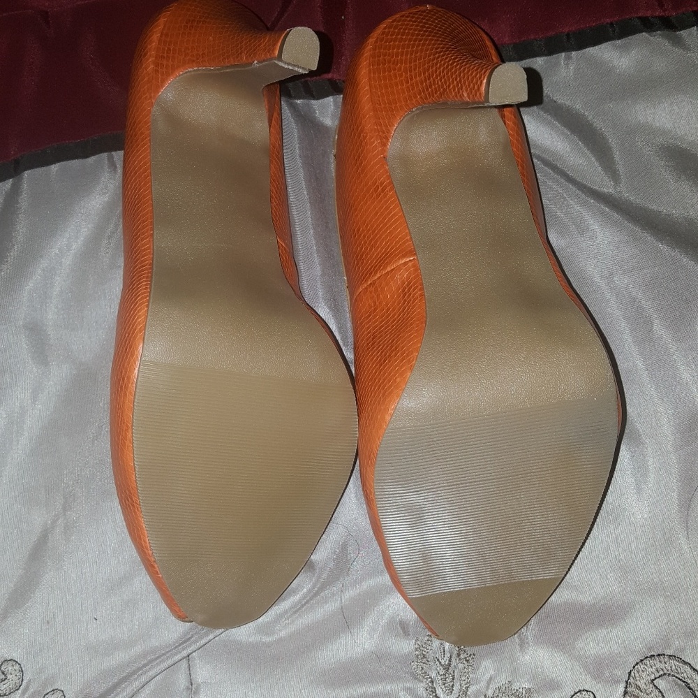 Shoes - Picture 3 of 3